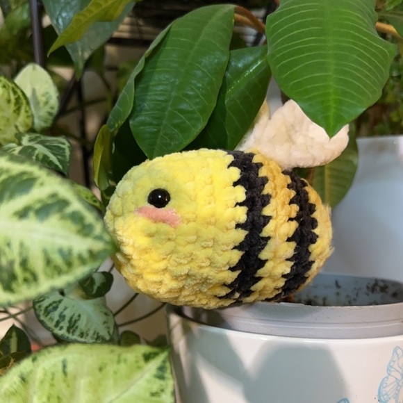 Custom made bumble bees! - Picture 3 of 3